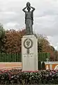 Monumento a Jacinto Benavente en el Retiro de Madrid (1962)