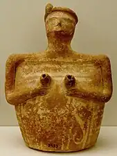 Ritón con forma de mujer, del 2300-2200&nbsp;a.&nbsp;C., Museo Arqueológico de Heraclión.