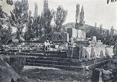 Las ruinas del templo a principios del siglo XX (publicado en 1918)