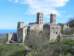 Monasterio benedictino de San Pedro de Roda (878-1022), uno de los primeros ejemplos  románicos en el país