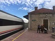 Tren de Media Distancia Zaragoza - Cartagena, estacionado en Santa Eulalia del Campo