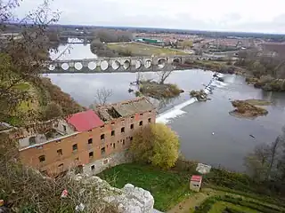 Vista del río Pisuerga y del puente desde el Mirador de Simancas.