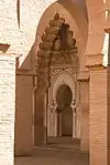 Un arco polilobulado en la Mezquita de Tinmel en Marruecos (mediados del siglo&nbsp;XII)