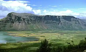 Berget Tjakkeli por el delta del Laitaure