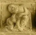 Detalle de Pórtico Sur. Hombre acariciando a mujer (s.&nbsp;XII).
