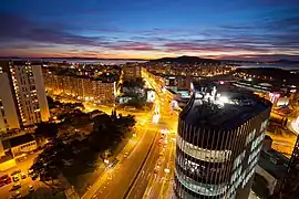 Vista nocturna de Westgate Tower B (Dalmatia Tower) desde el piso 17